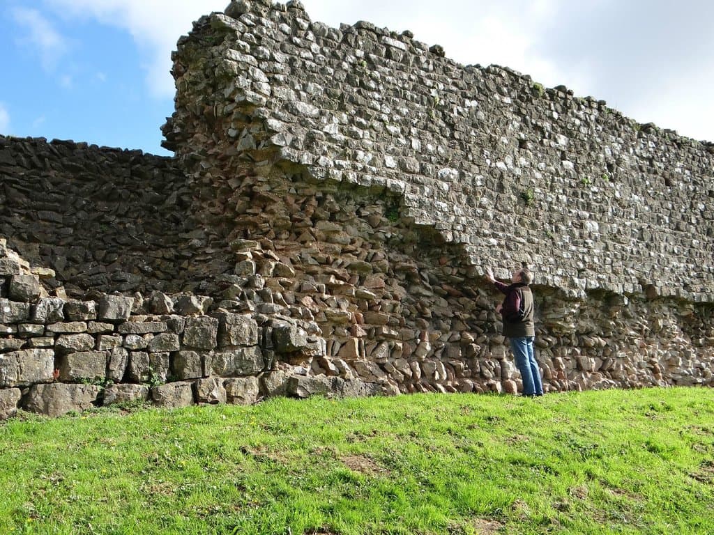 The size of the walls is awesome, can see how the outer stones were taken later to build walls e