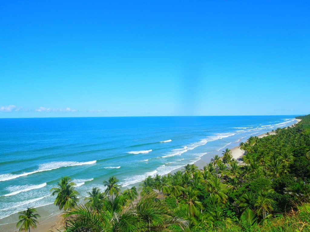 praia de Itacarezinho vista de cima (trilha de carro)