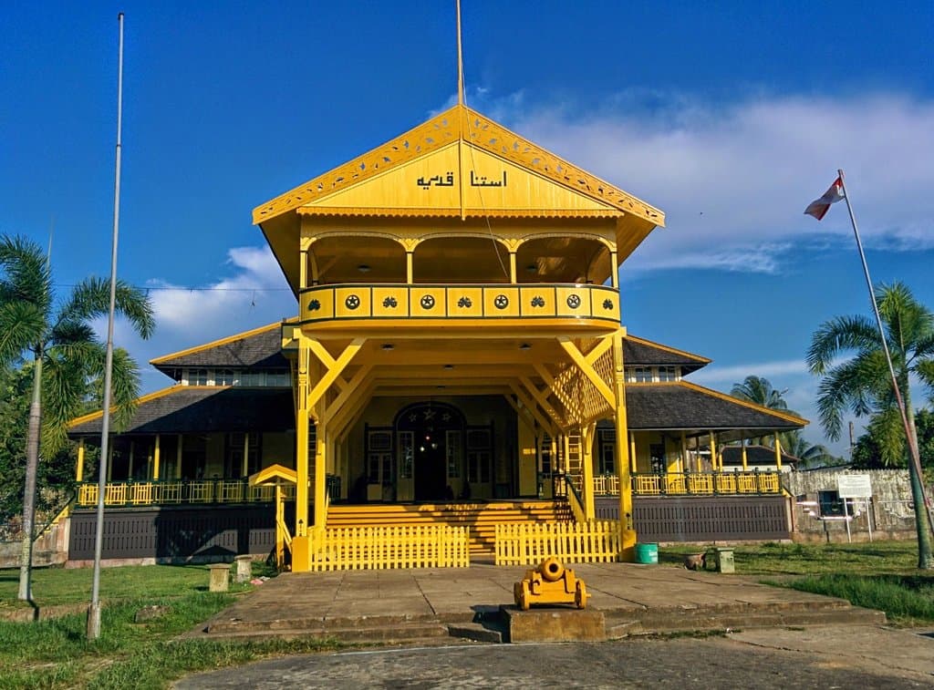 Penampakan Depan Keraton Kadariah