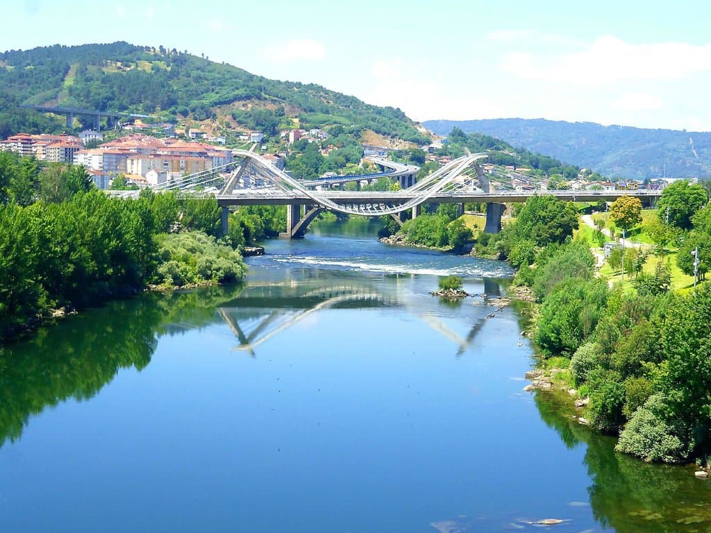 Puente del Milenio, Vista desde el puente Romano