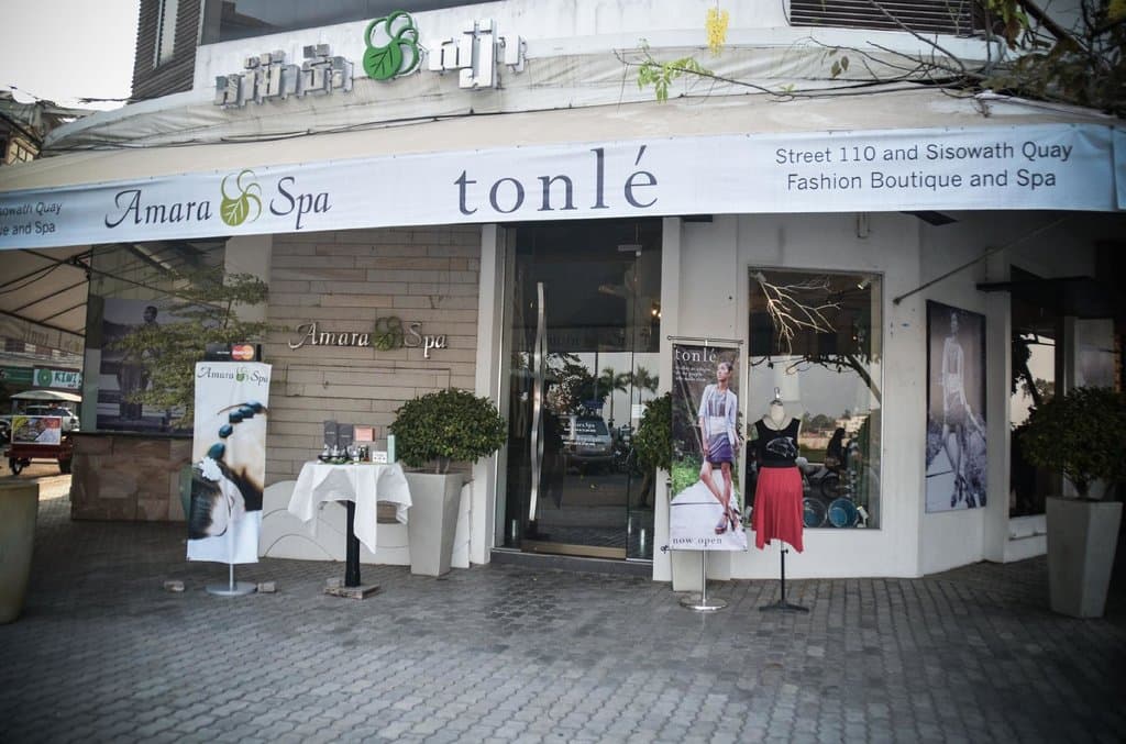Front of tonlé boutique, facing the river