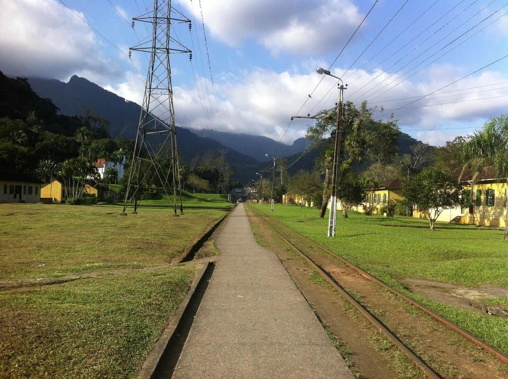 Visão da Vila com a Usina ao fundo