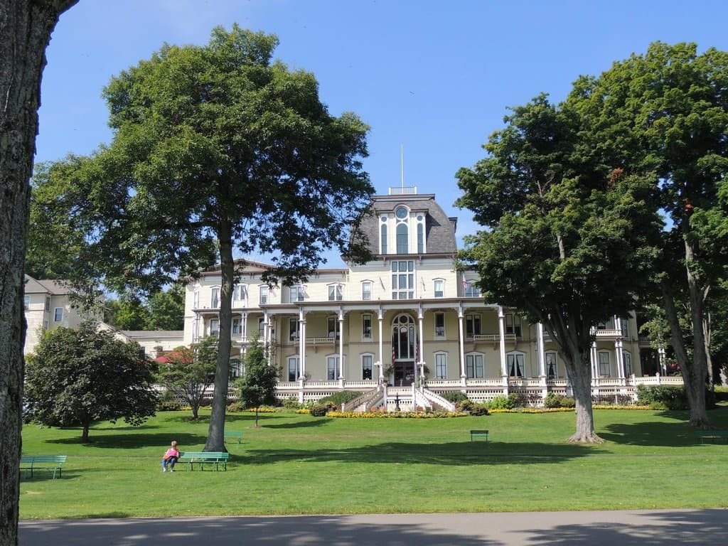 Chatauqua Hotel