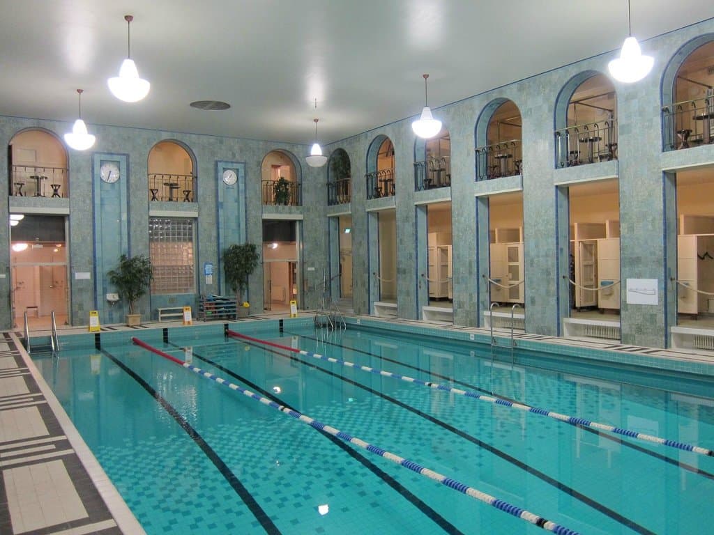 プール（オープン直後）