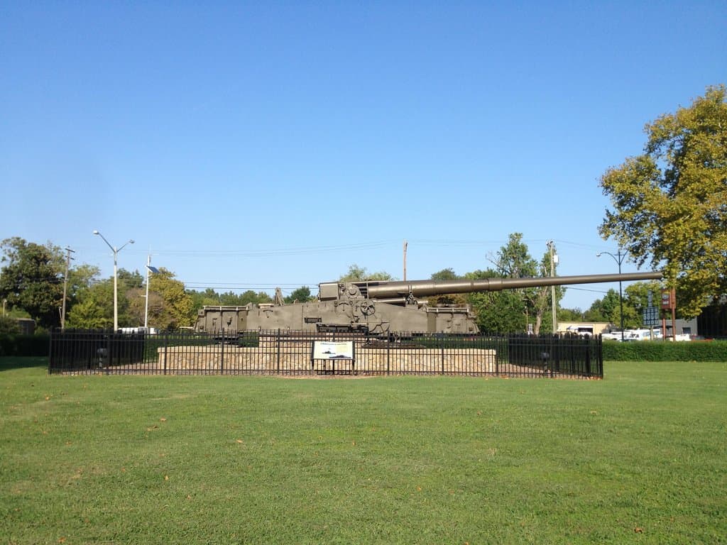 Giant gun outside of the museum