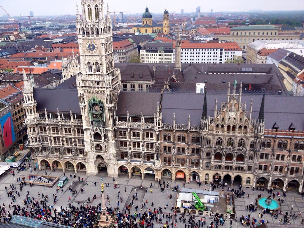 Marienplatz Glockenspiel Munich