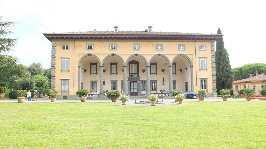 facciata Villa Oliva