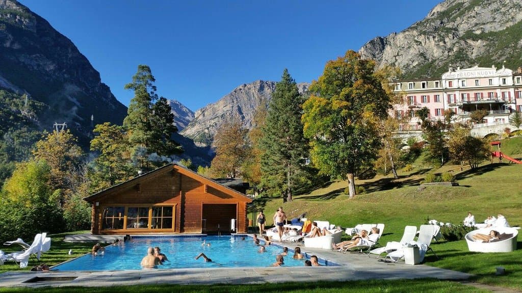 Vista piscina esterna