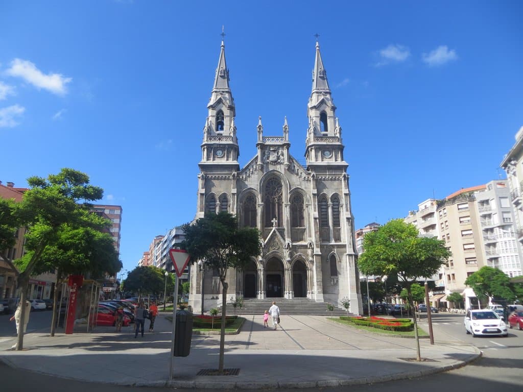 Avilés - la chiesa di San Thomas di Canterbury