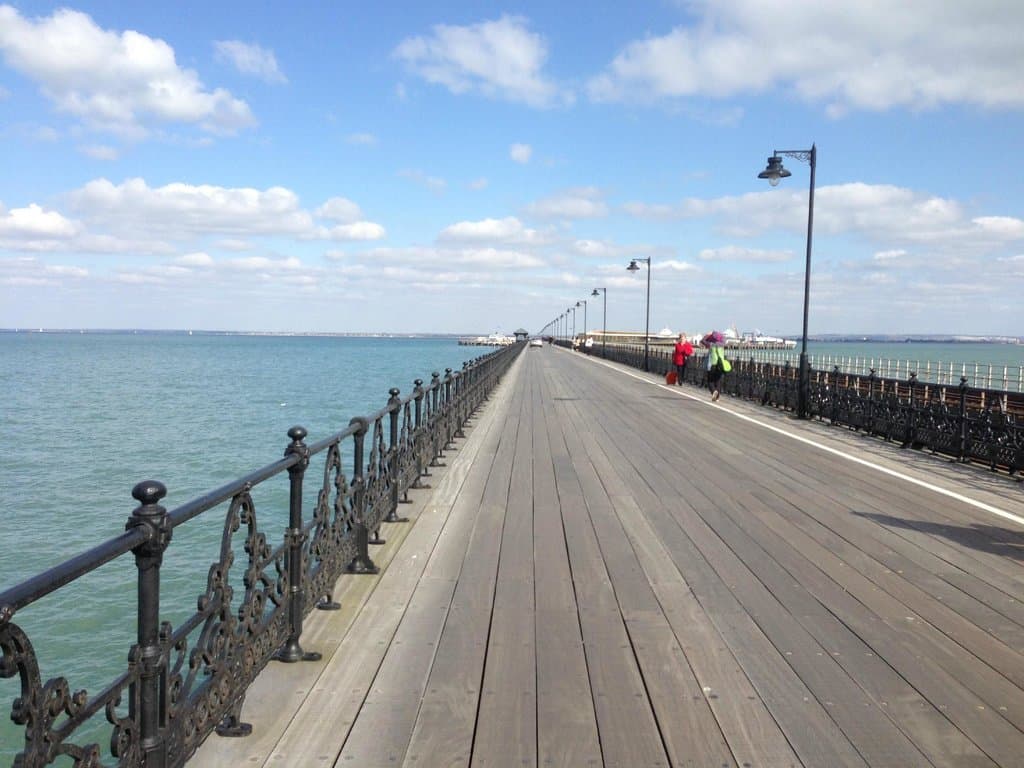 美しい〜！是非歩いてください。この先にbusstopあります。