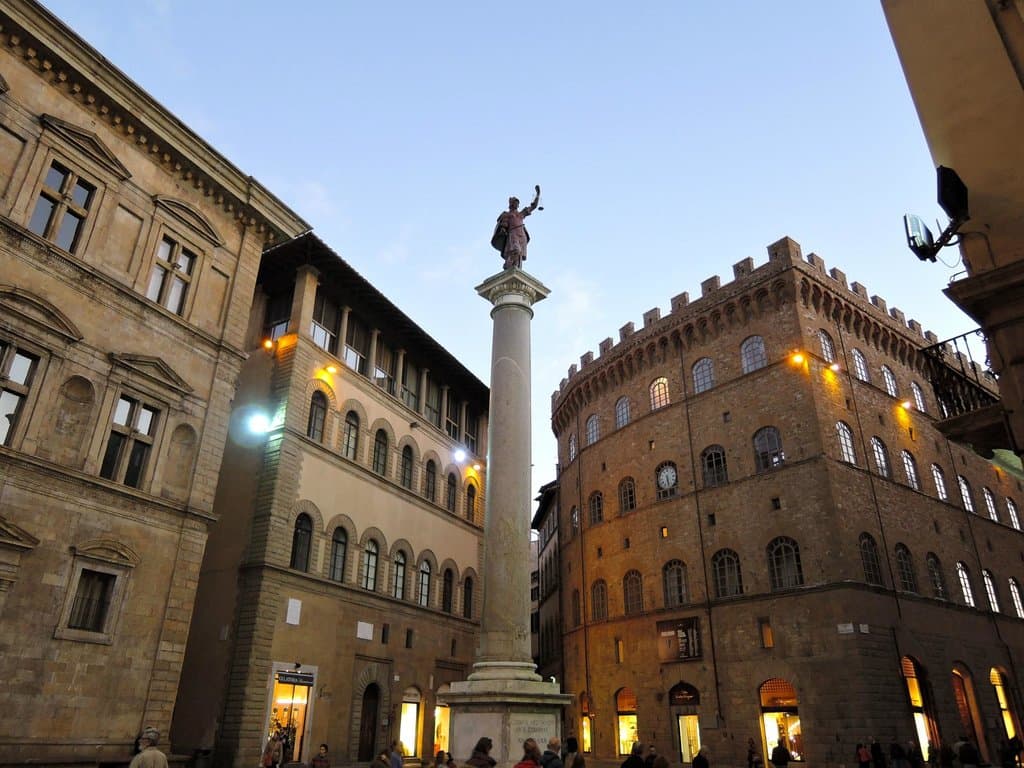 Via de Tornabuoni - Begins here on Piazza di Santa Trinita