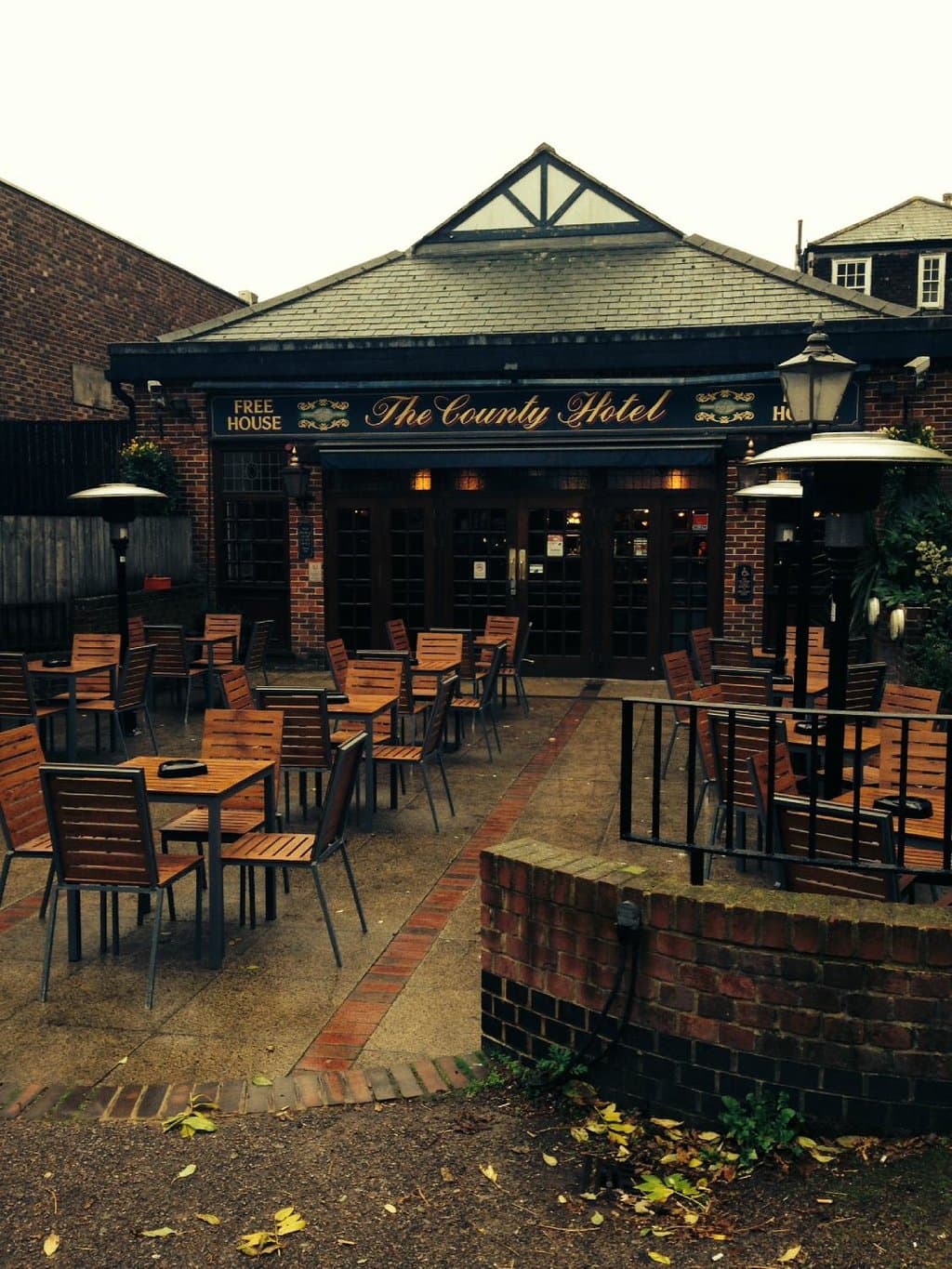 Garden at the rear of the pub.