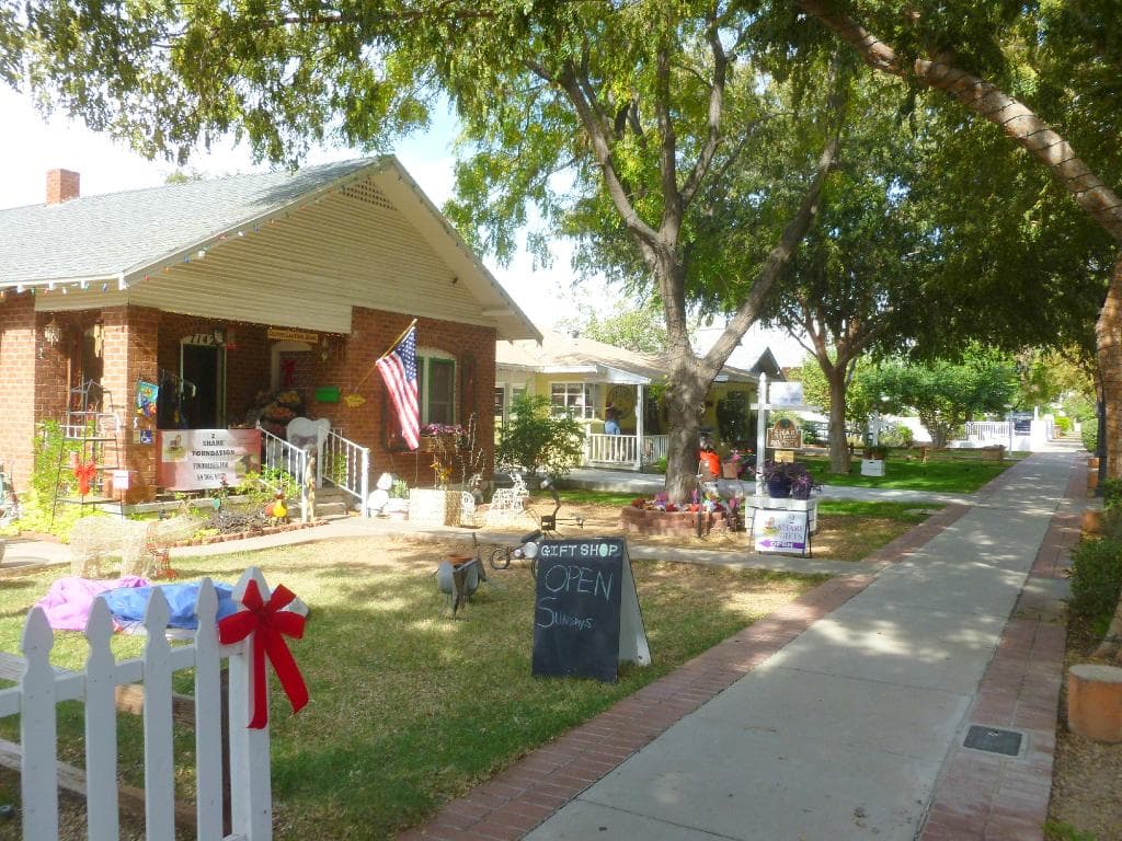 2 Share Gift Shop