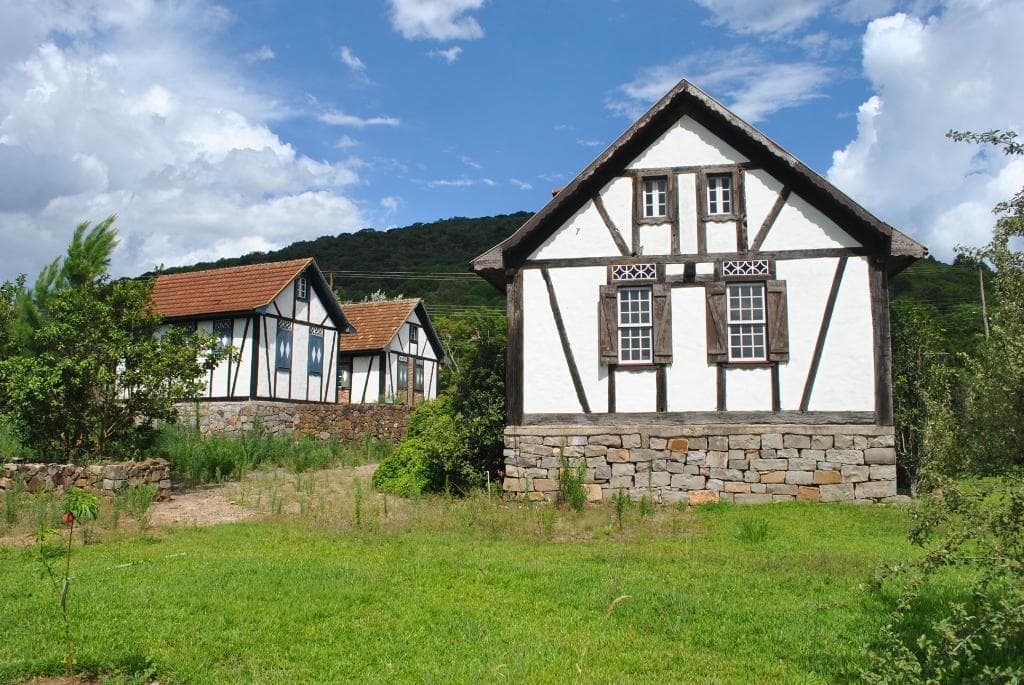 Casas Enxaimel (ezqerda:1860/centro:1880/direita:1875)