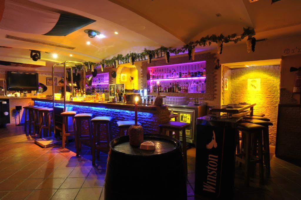 Bar 2