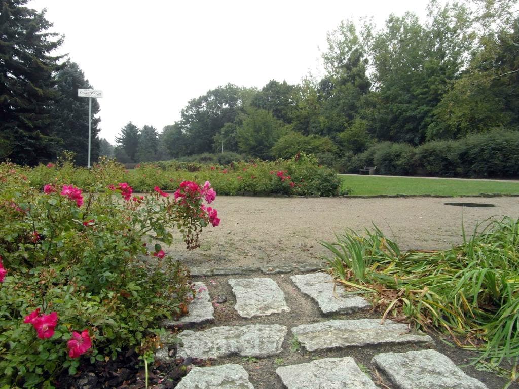 В парке Марии и Леха Качиньских