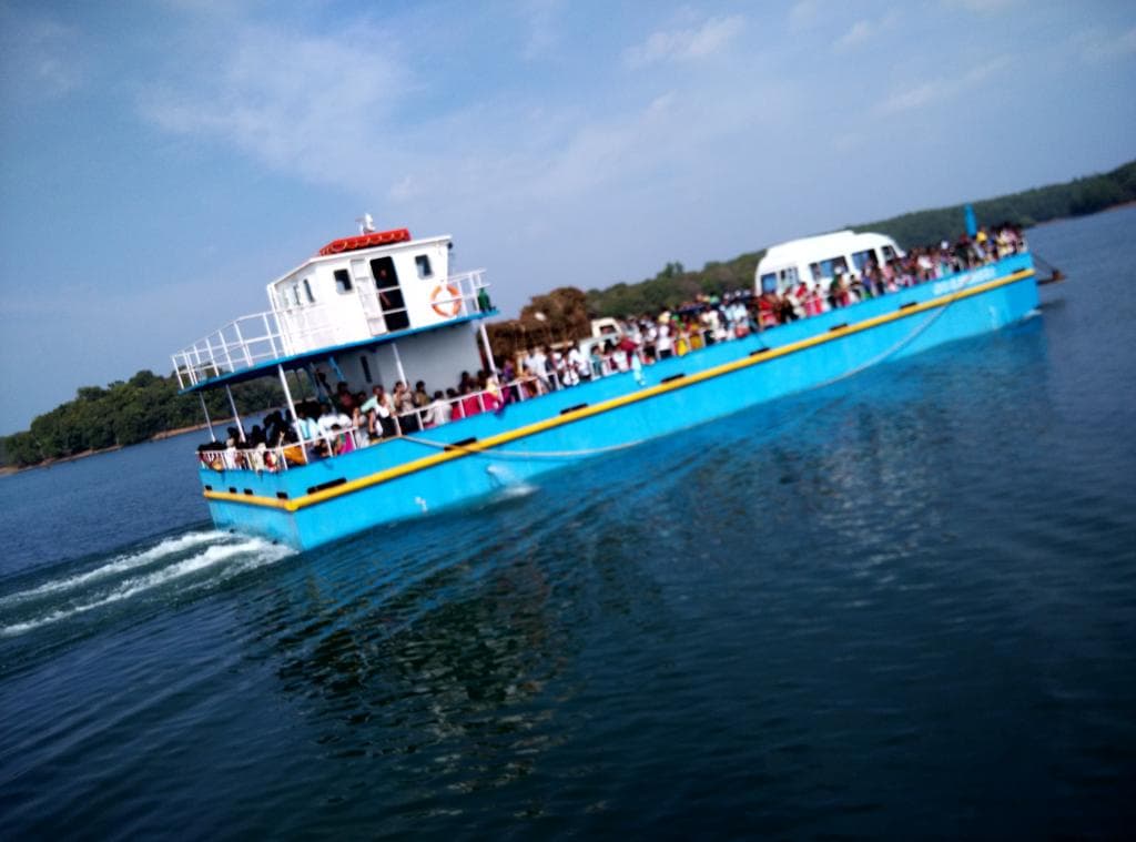 Boat carrying tourists across