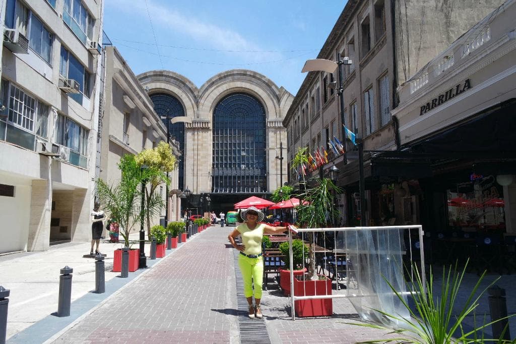 Calle Carlos Gardel