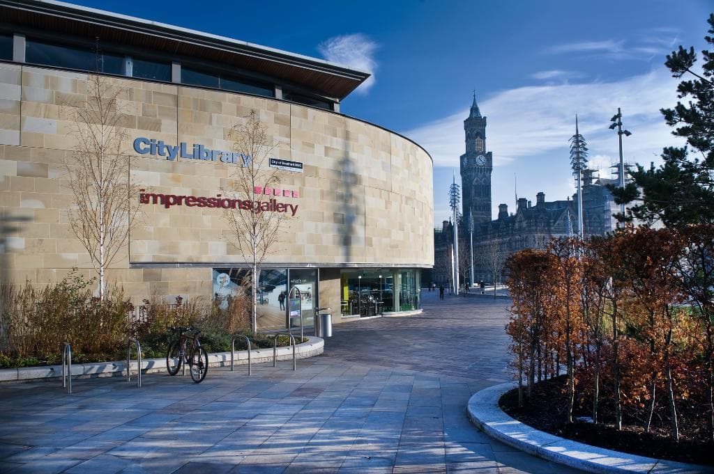 Impressions Gallery in City Park © Colin Davison