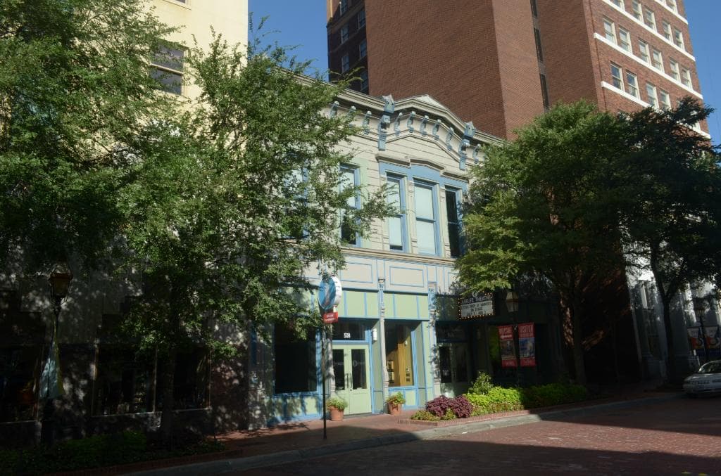 la facciata dell'edificio