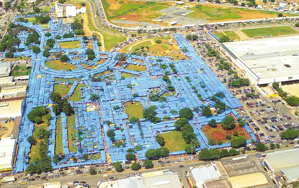 Feira aos Domingos das 03:00 ate as 16:00 hs