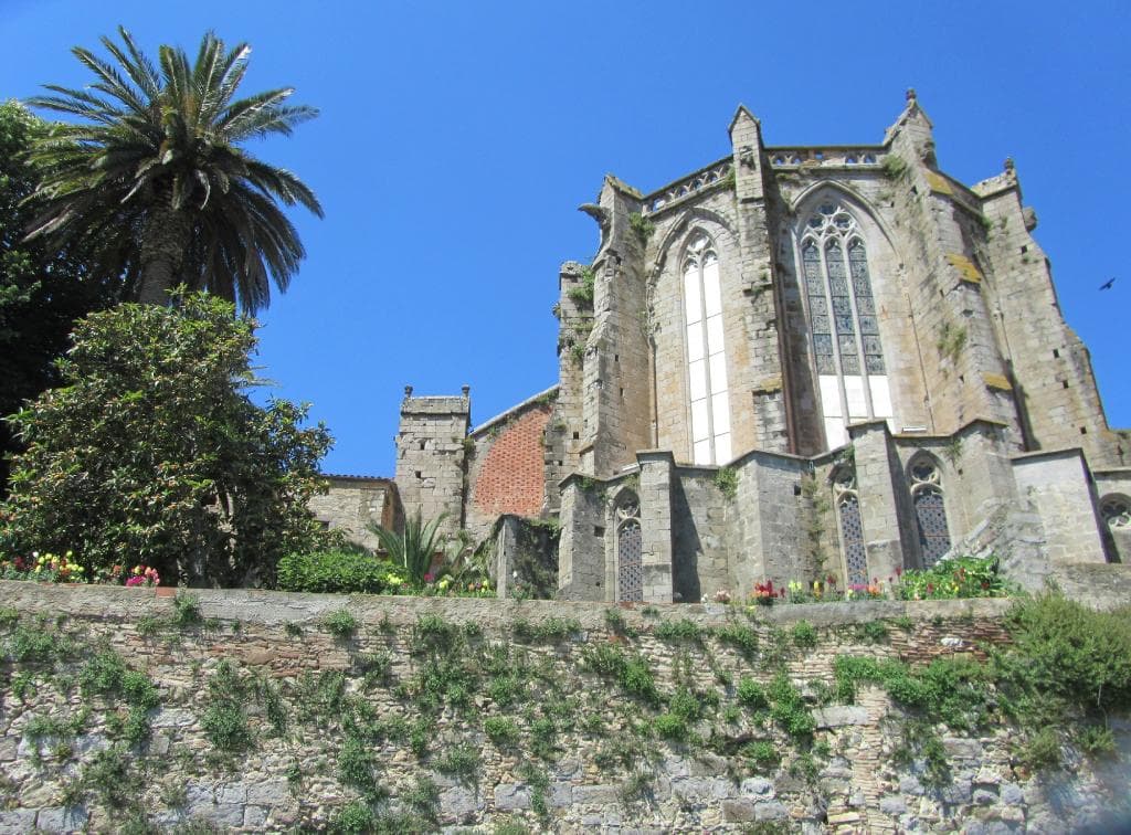 Rückseite der Kirche