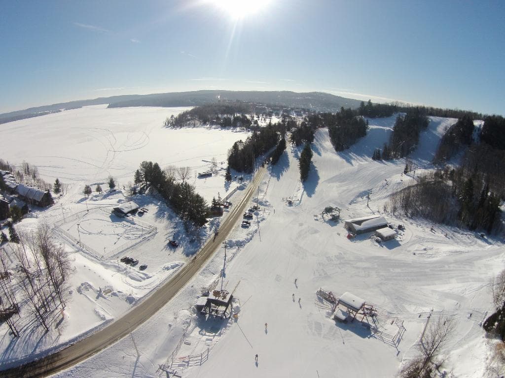Hidden Valley Highlands Ski Area slopes above Peninsula Lake