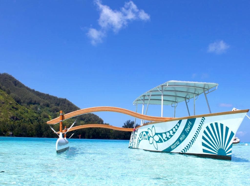 outrigger at the motus