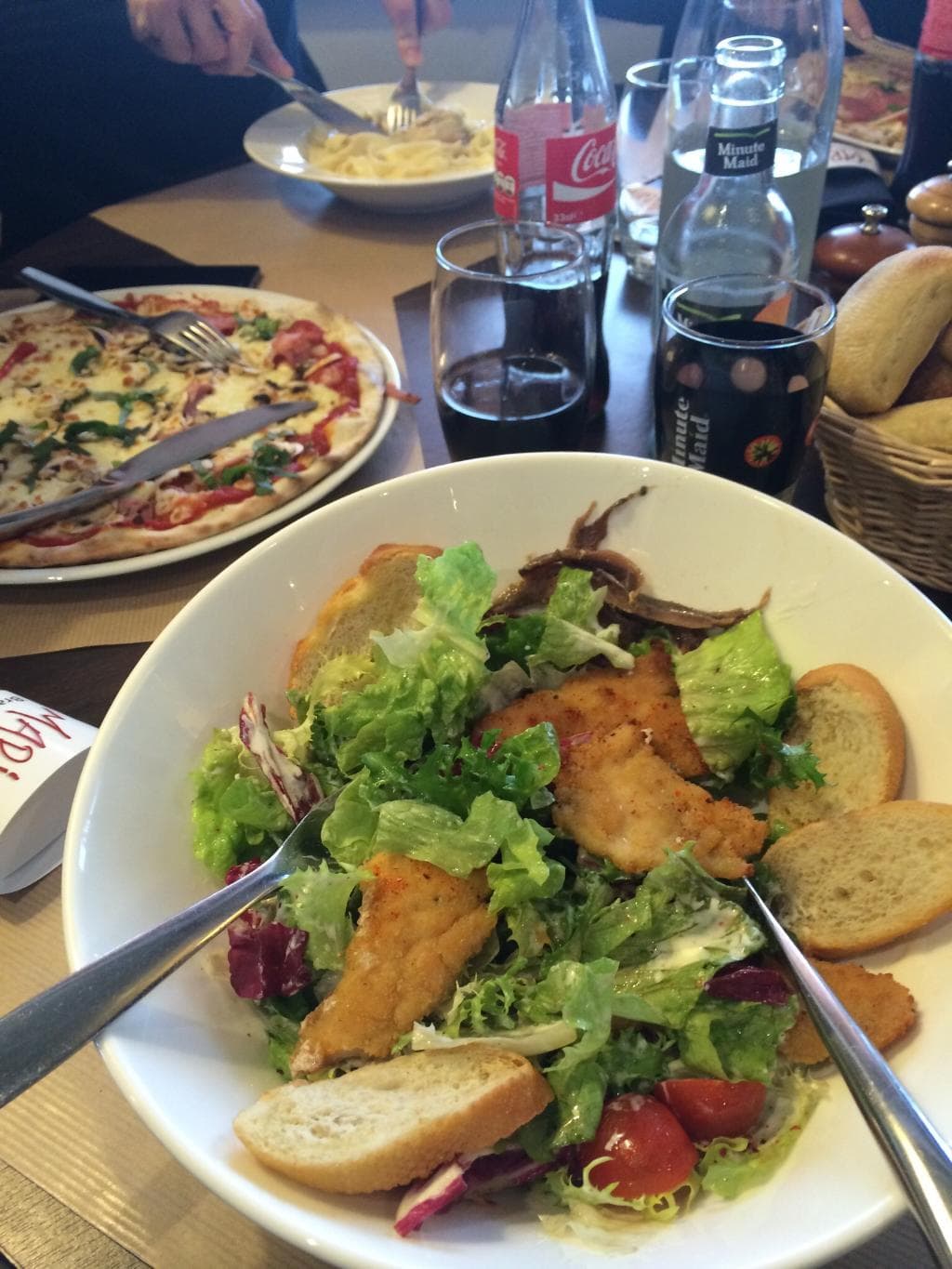 Scezar salad and pizza