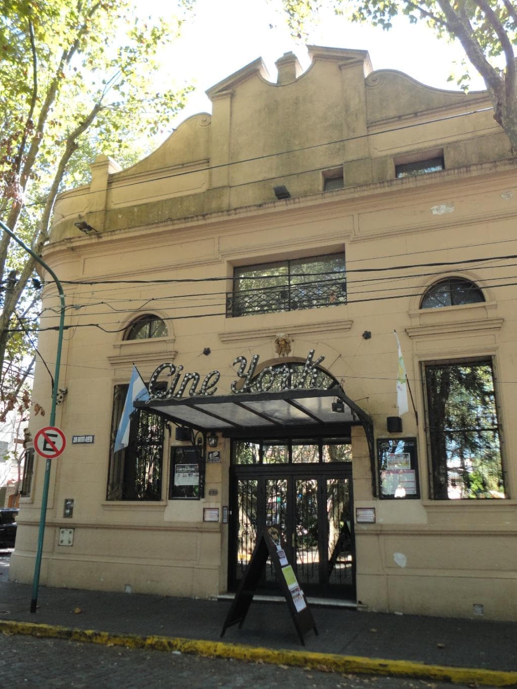 Cine York