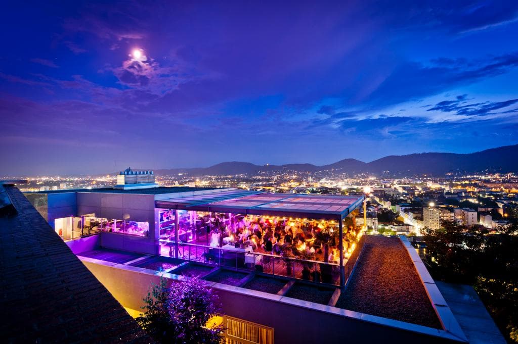 SKYBAR Graz auf 467m dem Himmel ganz nah