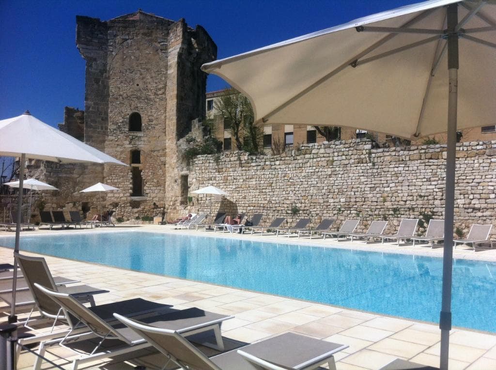 Piscine extérieure chauffée du Spa Thermes Sextius