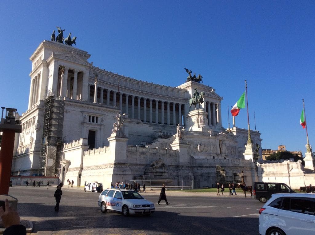 Rooftop Bars with Views of Vittorio Emanuele II Monument