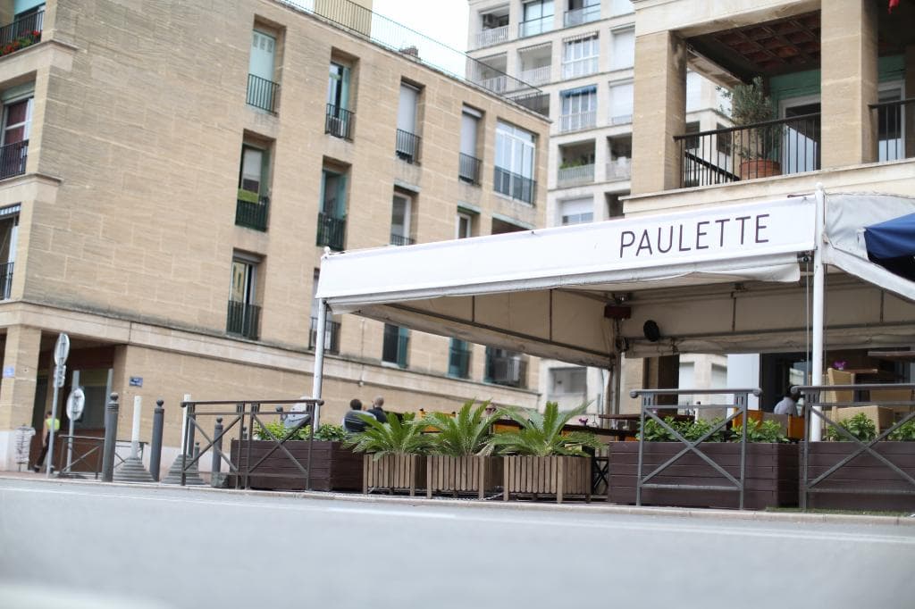 la terrasse vue du quai