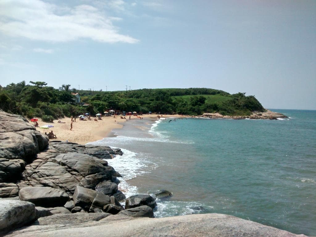 Vista da ponta direita da praia da Joana (nas pedras)