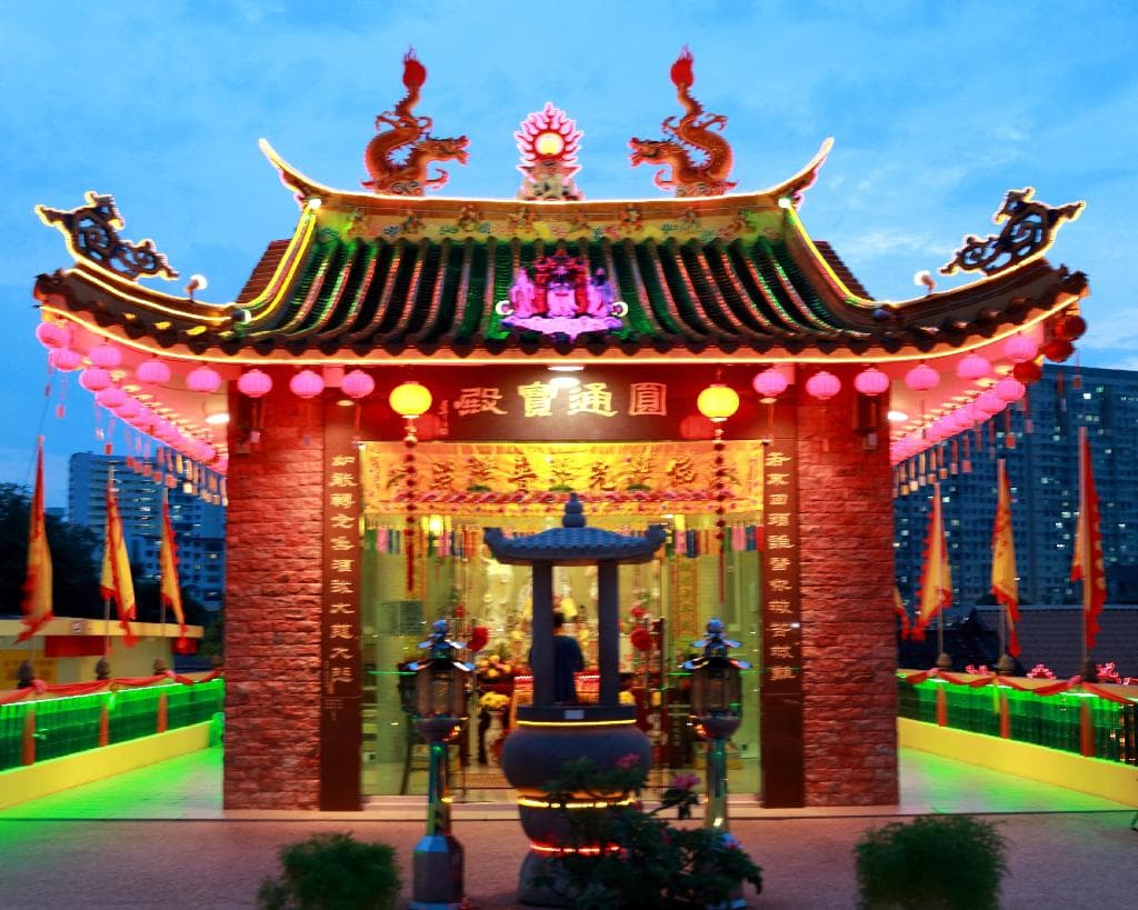 The mini temple on the upper deck of Hean Boo Thean Temple
