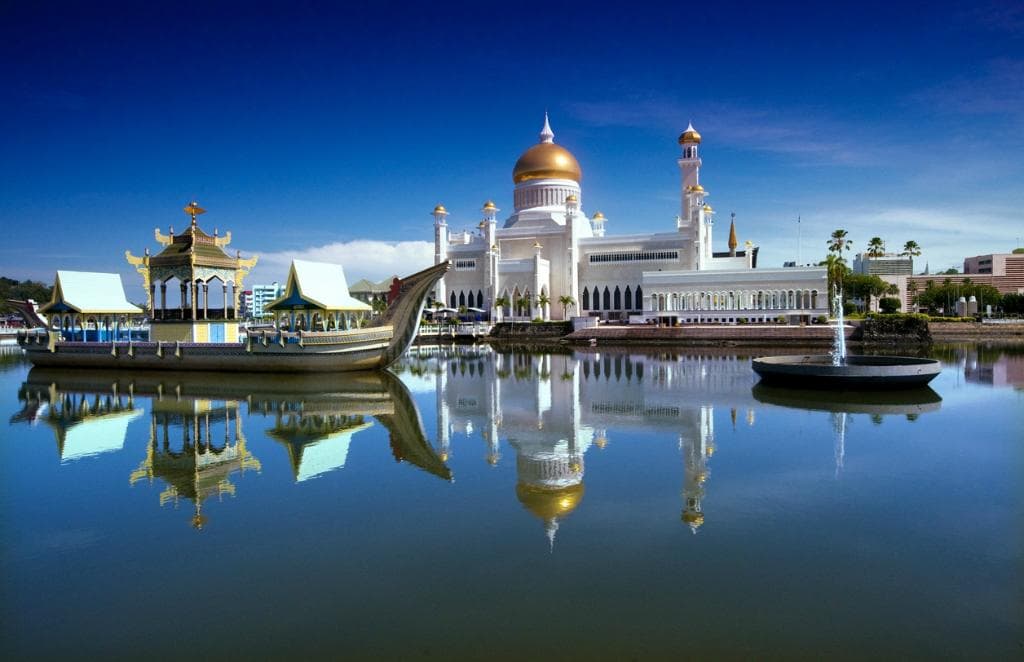Sultan Omar Ali Saifuddien Mosque