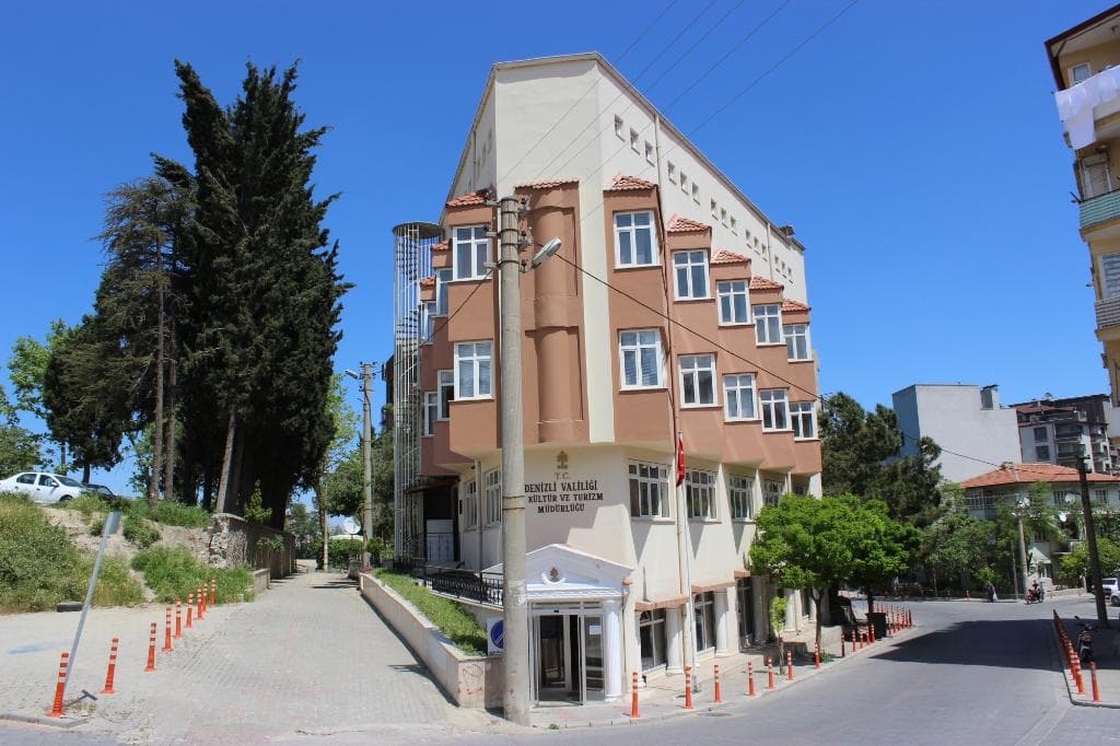 Turizm Müdürlüğüde 200 metre mesafede