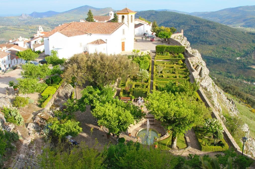 Вид со стен замка