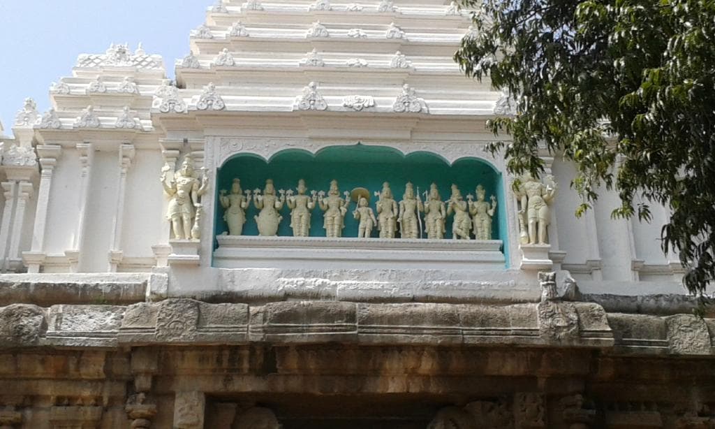 the 10 avathars on the gopuram of the temple