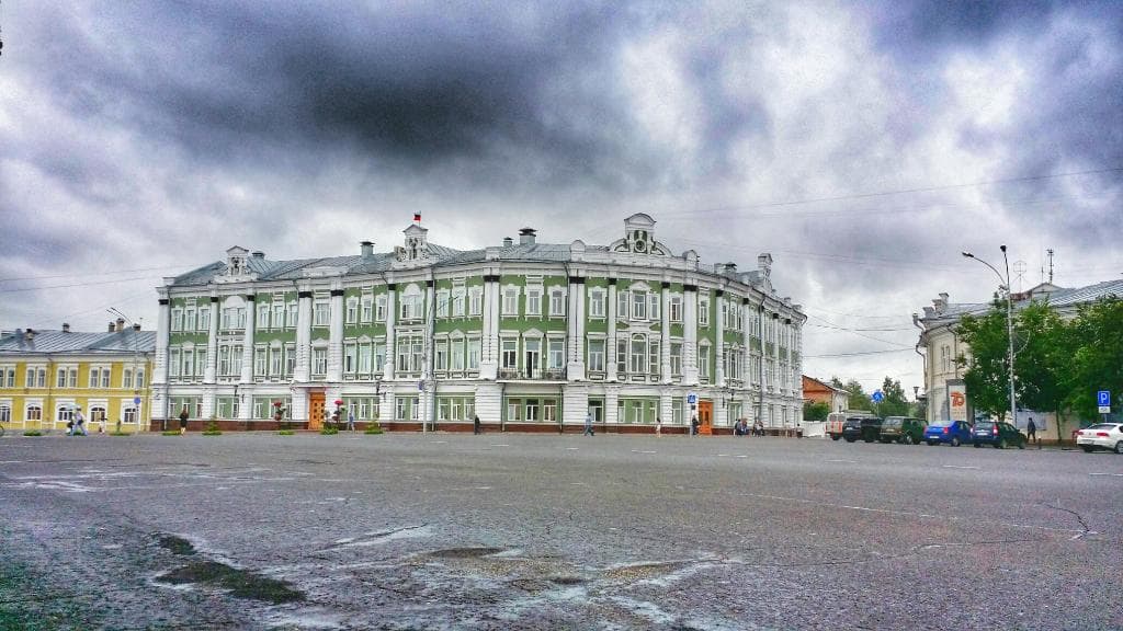 Площадь Революции