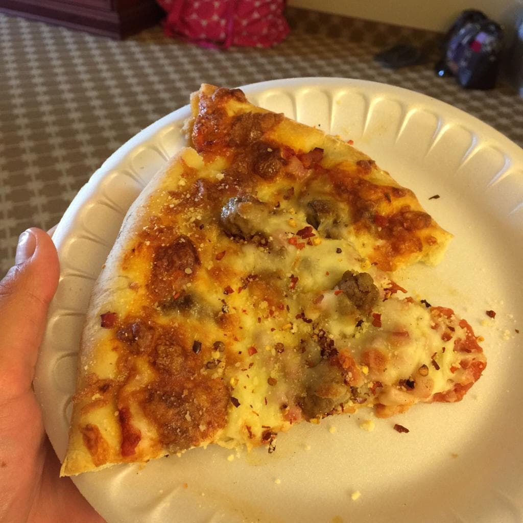 Meat lovers pizza and Mac'n'cheese bites. Delivered to my hotel.