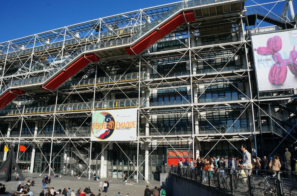 Frente do Pompidou