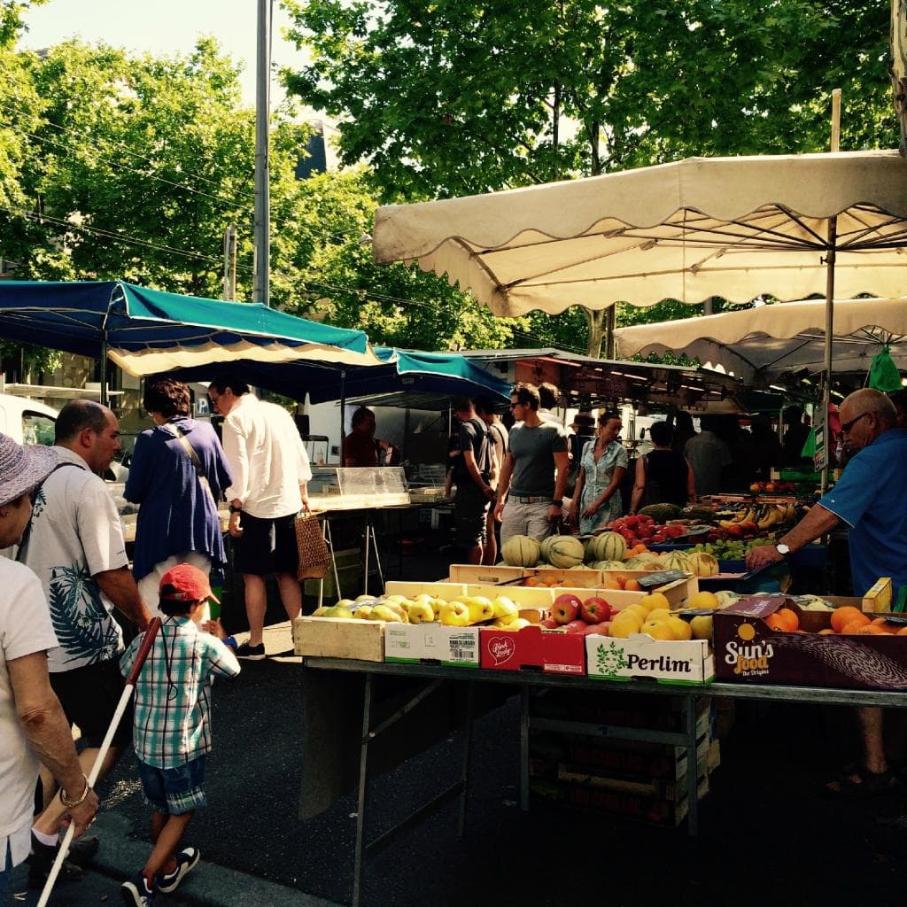 Sunday stroll on the Croix-Rousse market