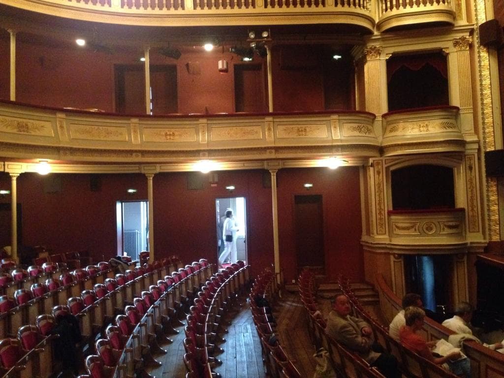 Bilde inne fra salen