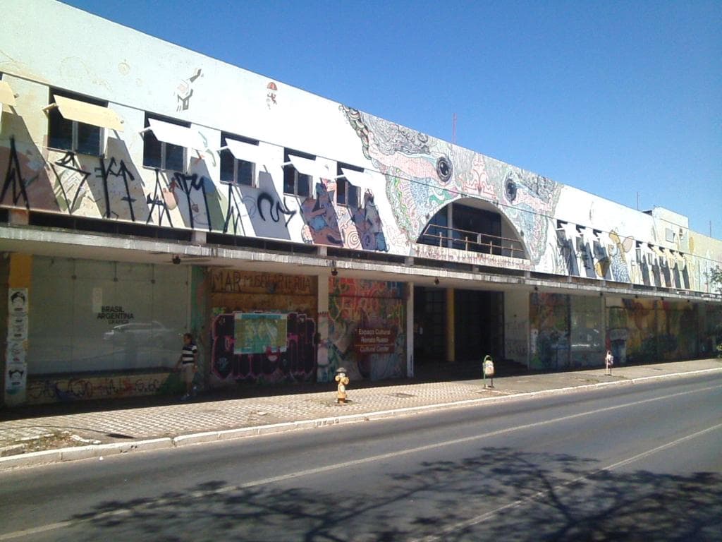 Espaço Cultural Renato Russo, fachada W3 Sul