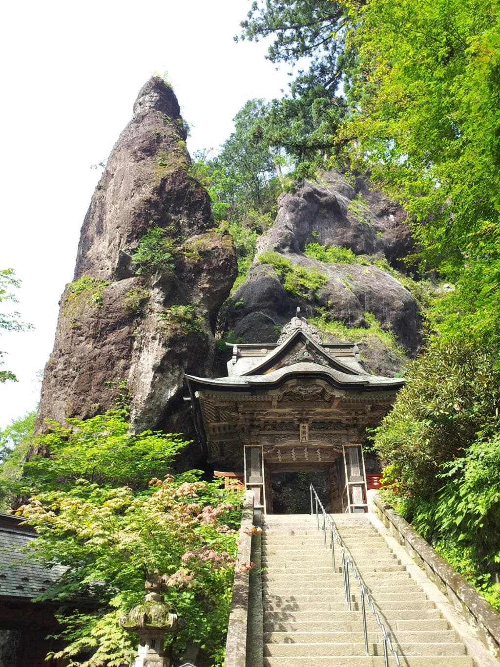 双龍門と鉾岩