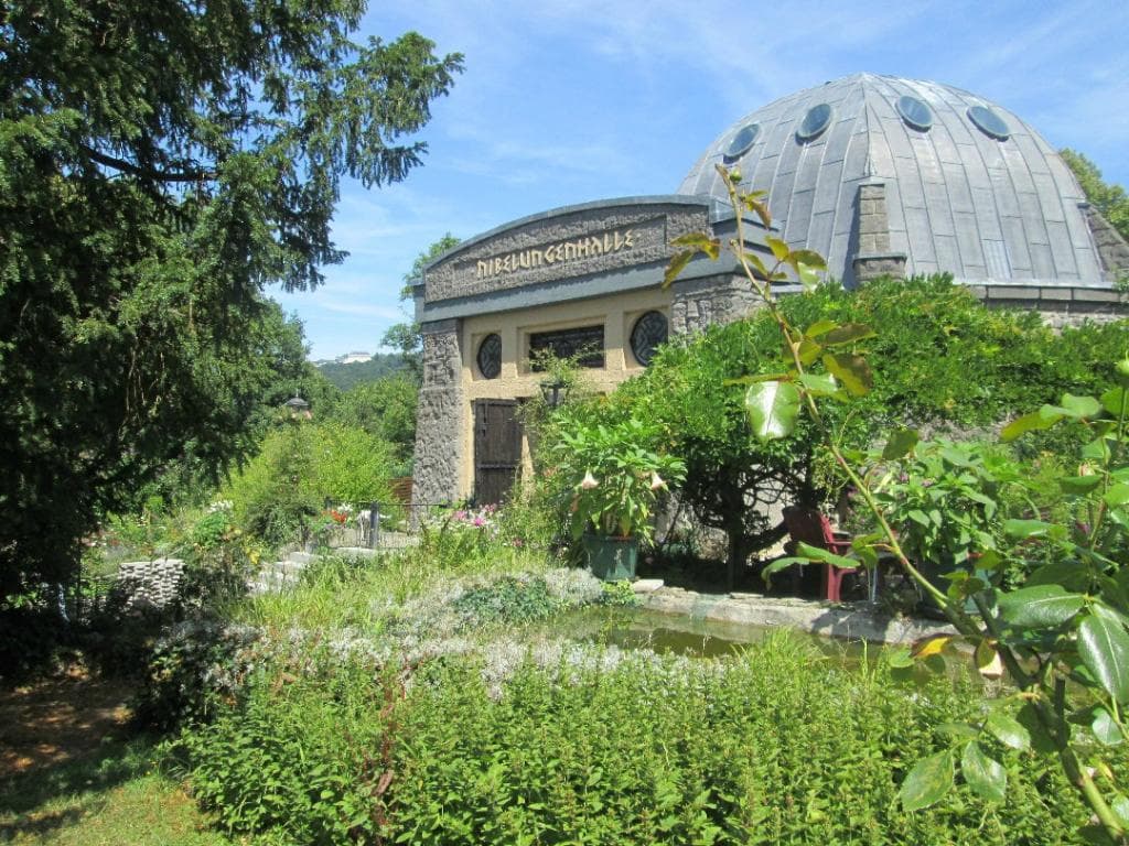 Niebelung Hall