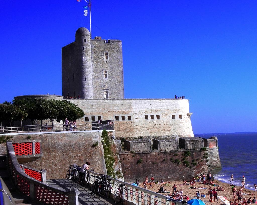 Le fort vu de loin
