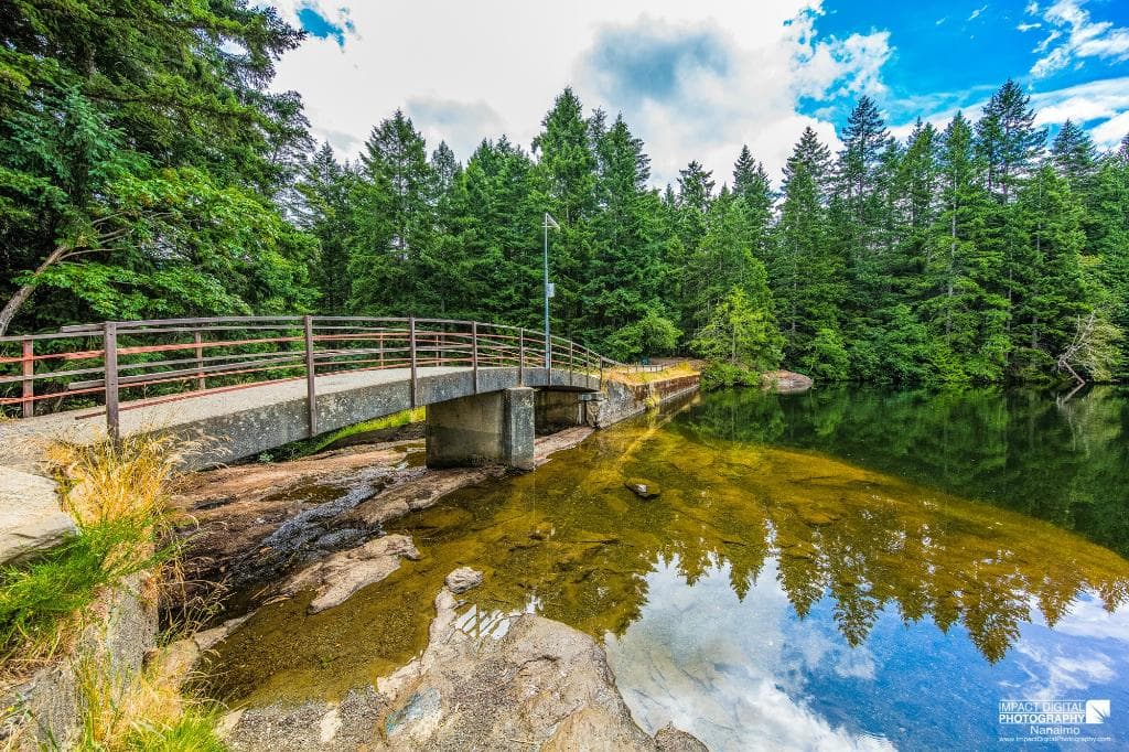 The bridge over the dam